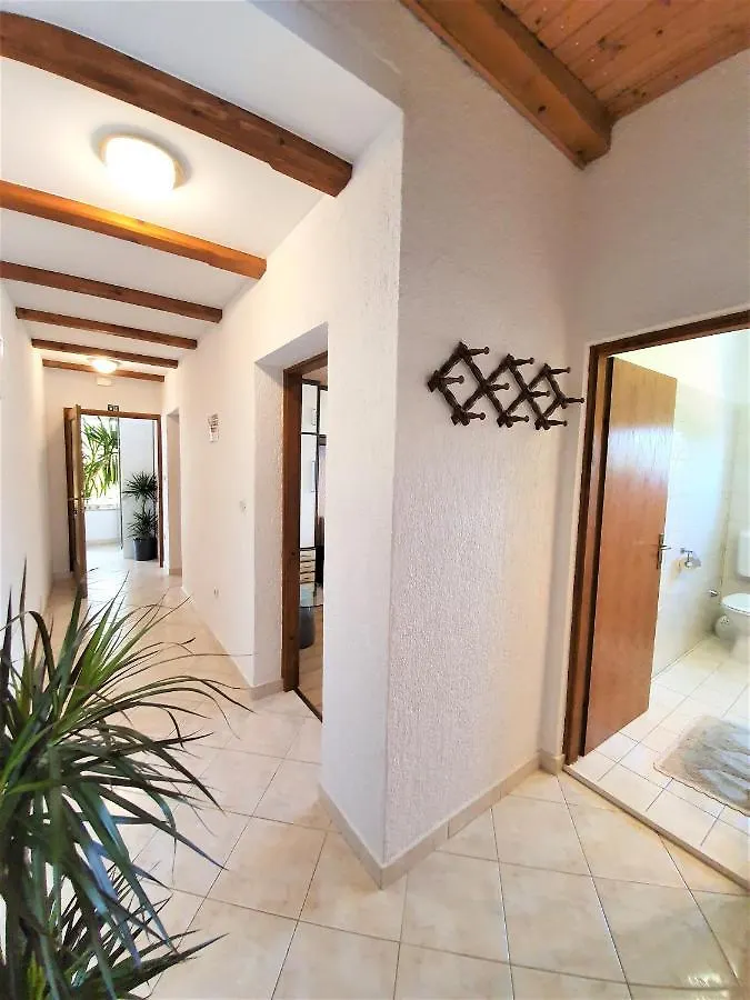 Apartments Angela Kampor Croatia