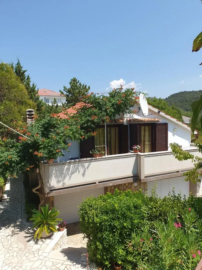 Apartments Angela Kampor 0*,  Croatia