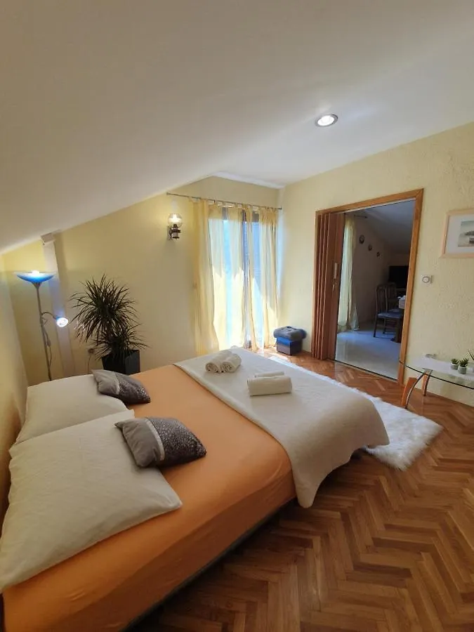 Apartments Angela Kampor Croatia