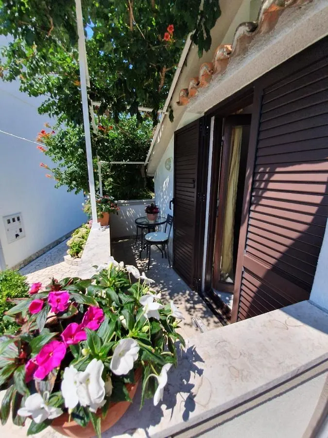 Apartments Angela Kampor Croatia